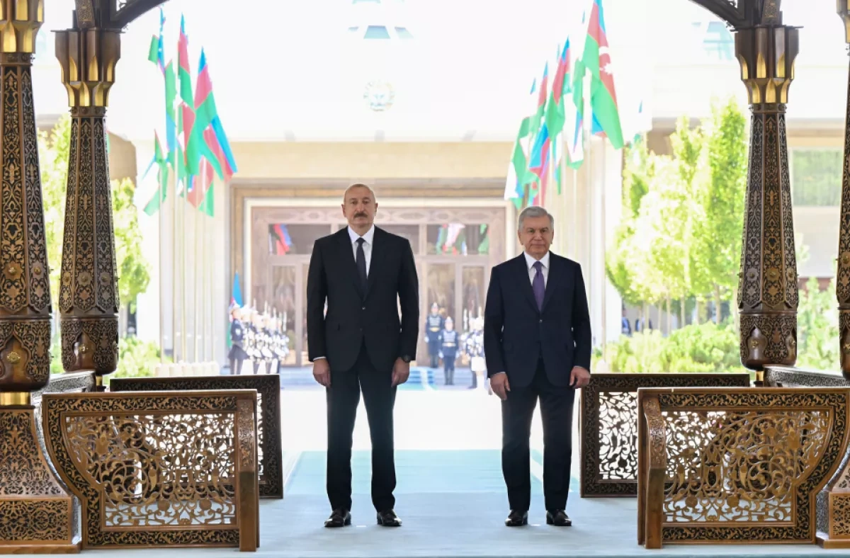 Azerbaijani leader receives official welcome in Tashkent, Uzbekistan PHOTO / UPDATED