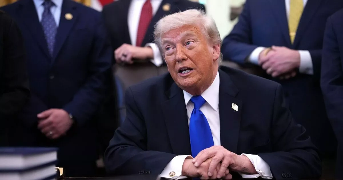 Trump shares chart comparing Iran operation timeline to past US wars