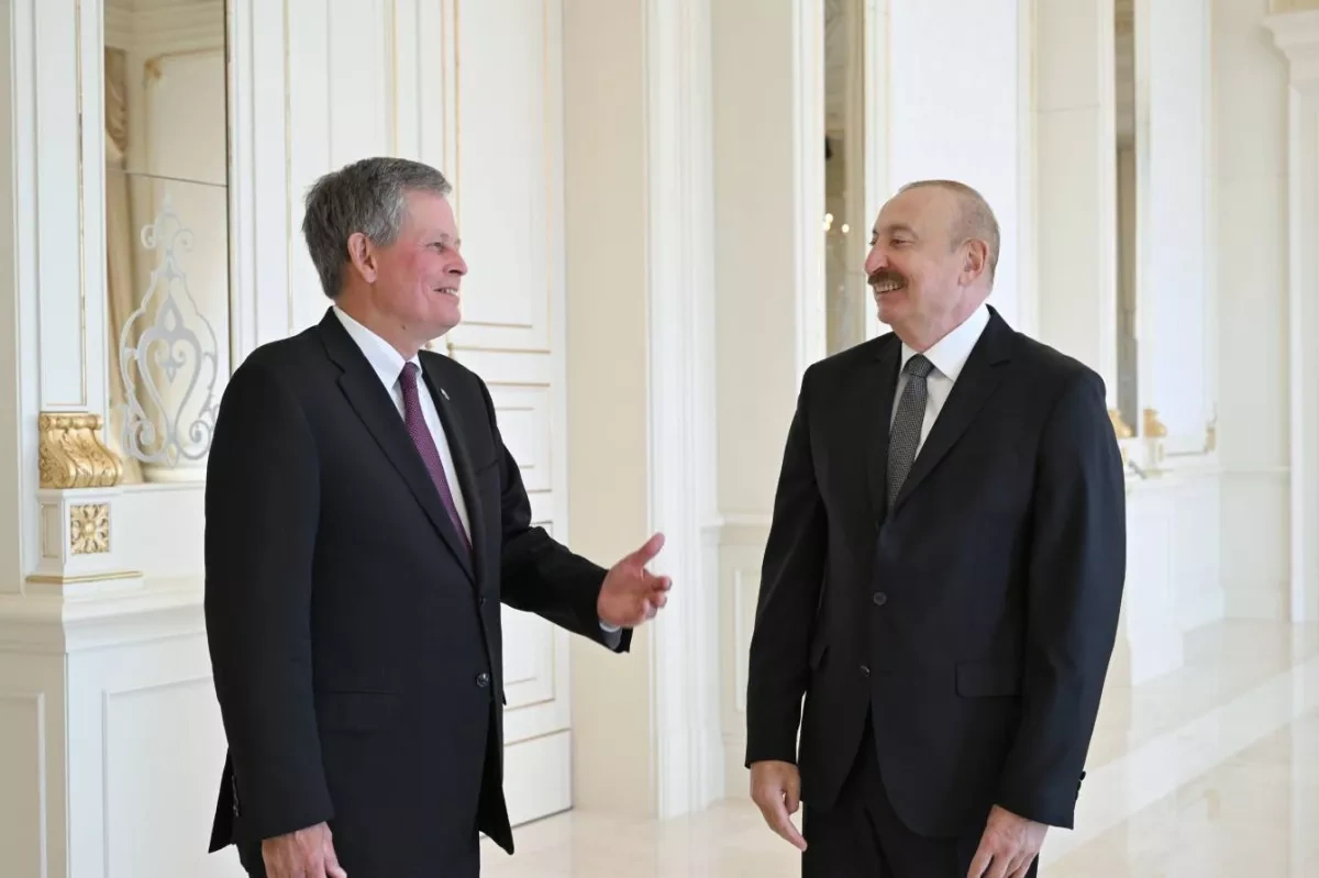 Azerbaijani president, US senator discuss Baku-Yerevan peace process PHOTO