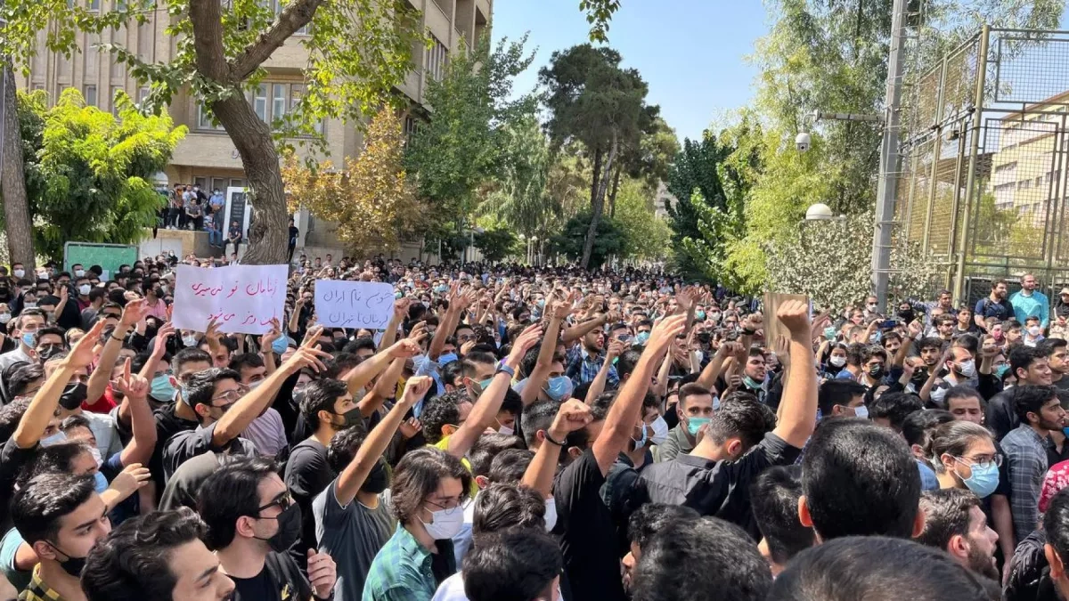 Anti-govt protests erupt at Iranian universities: injuries reported VIDEO