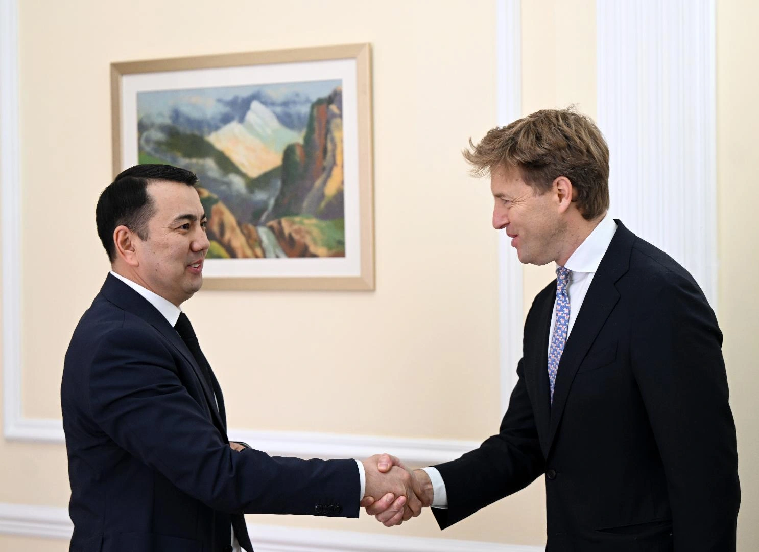 Kyrgyzstan, World Bank discuss boosting transparency in tenders