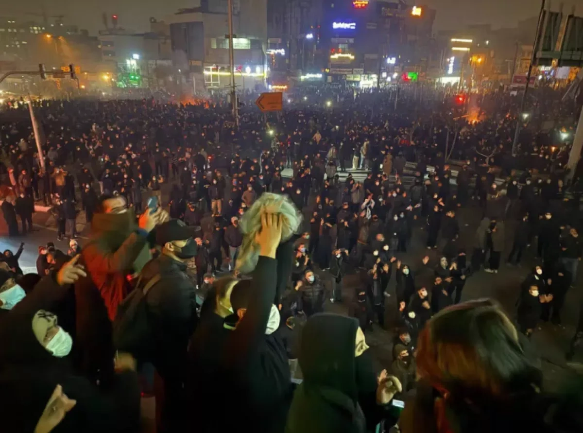 Australia, Canada, EU condemn Iranian authorities for attacking protesters