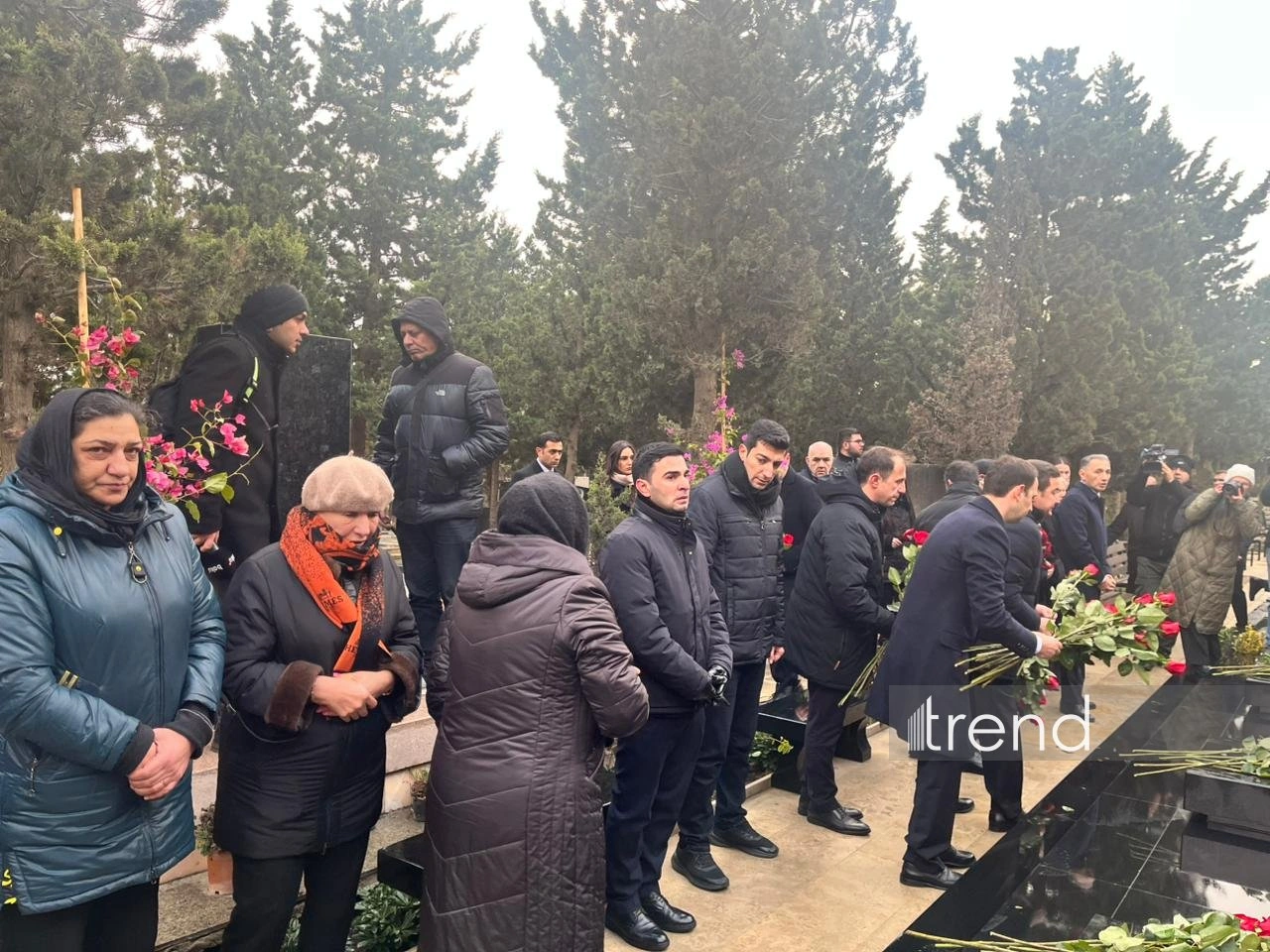 Azerbaijani officials honor fallen AZAL crew on anniversary of Aktau plane crash (PHOTO)