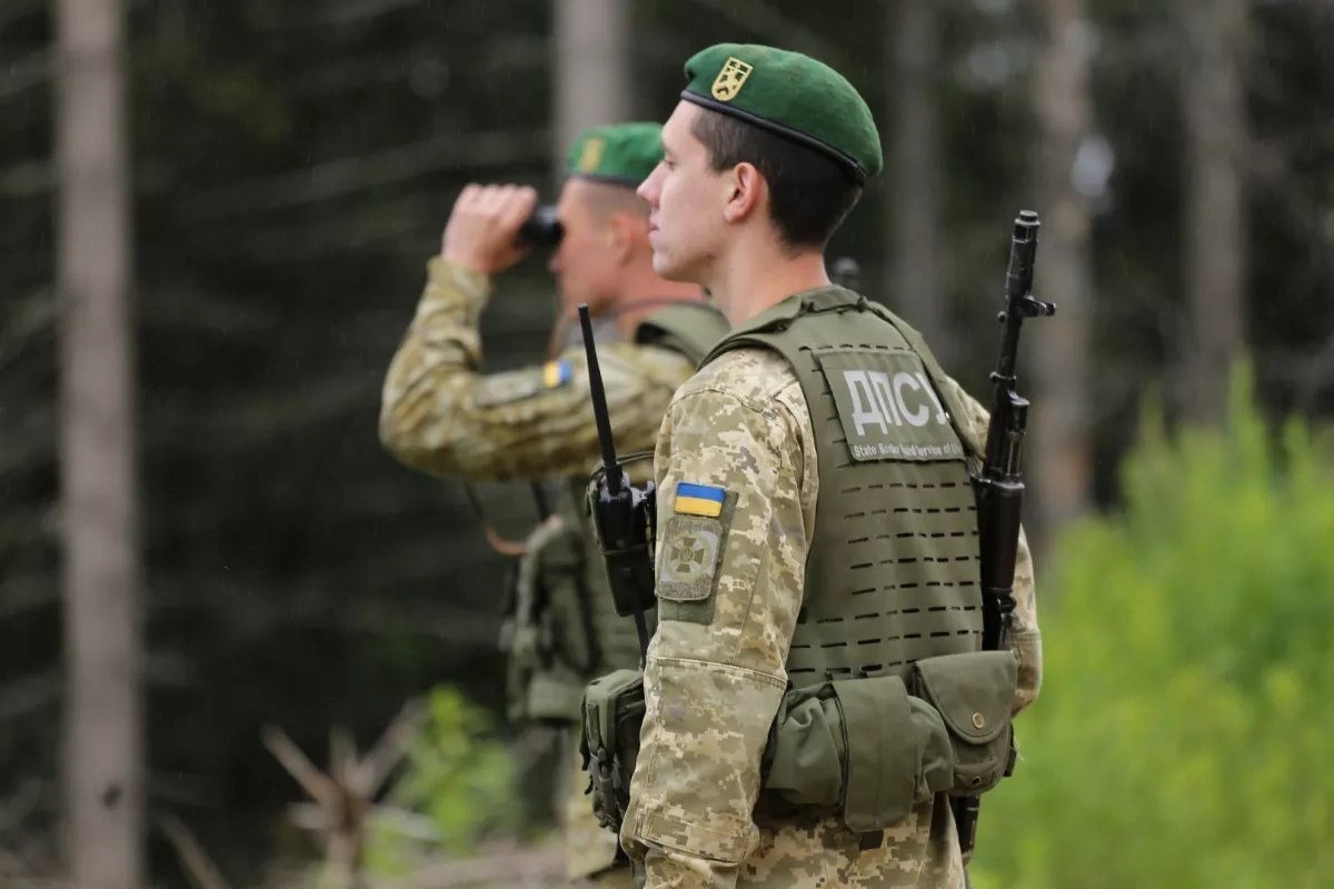 Ukrainian border guards prevent aerial reconnaissance by destroying drone video