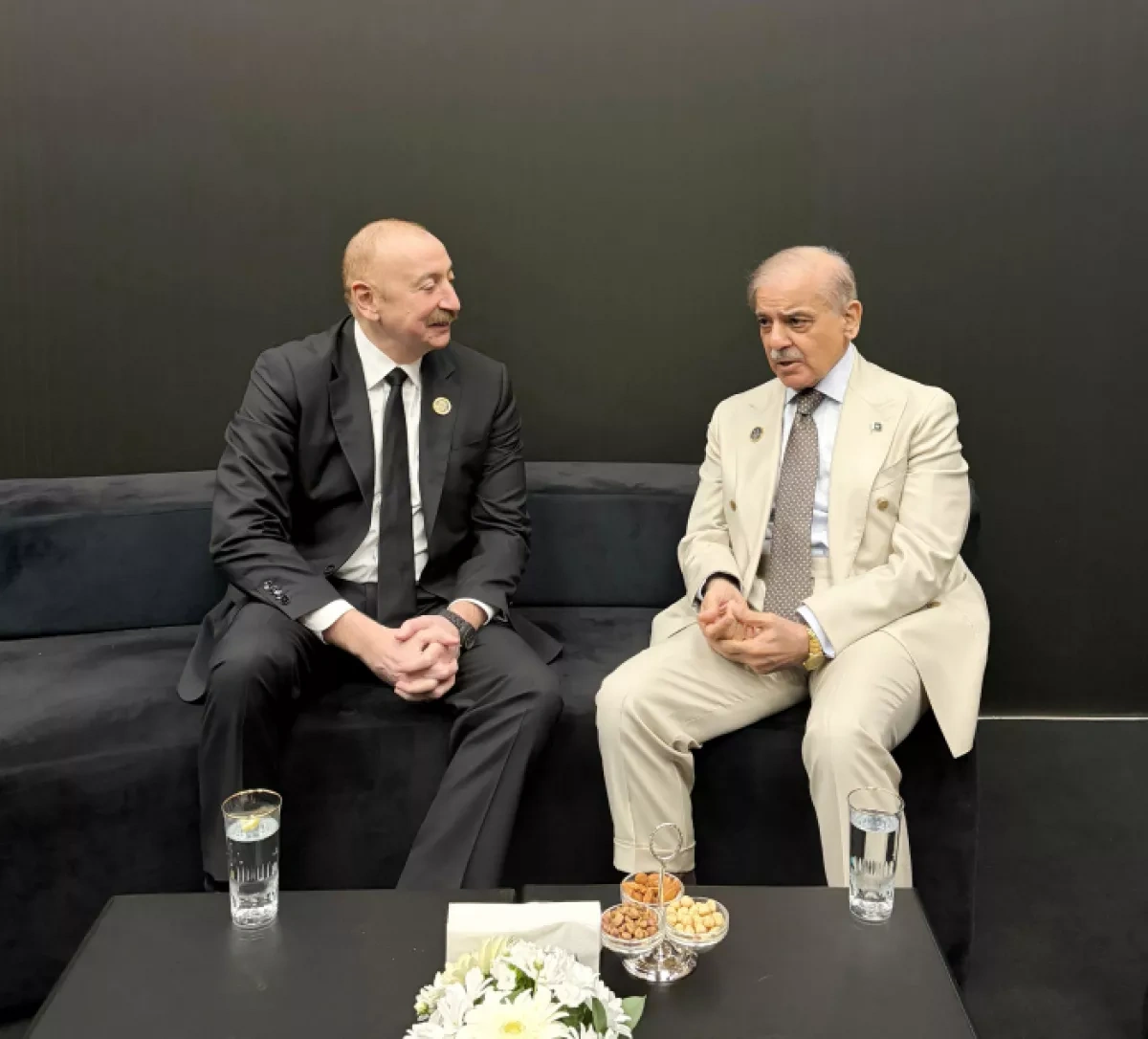 Azerbaijani president, Pakistan’s prime minister hold talks in Antalya PHOTO