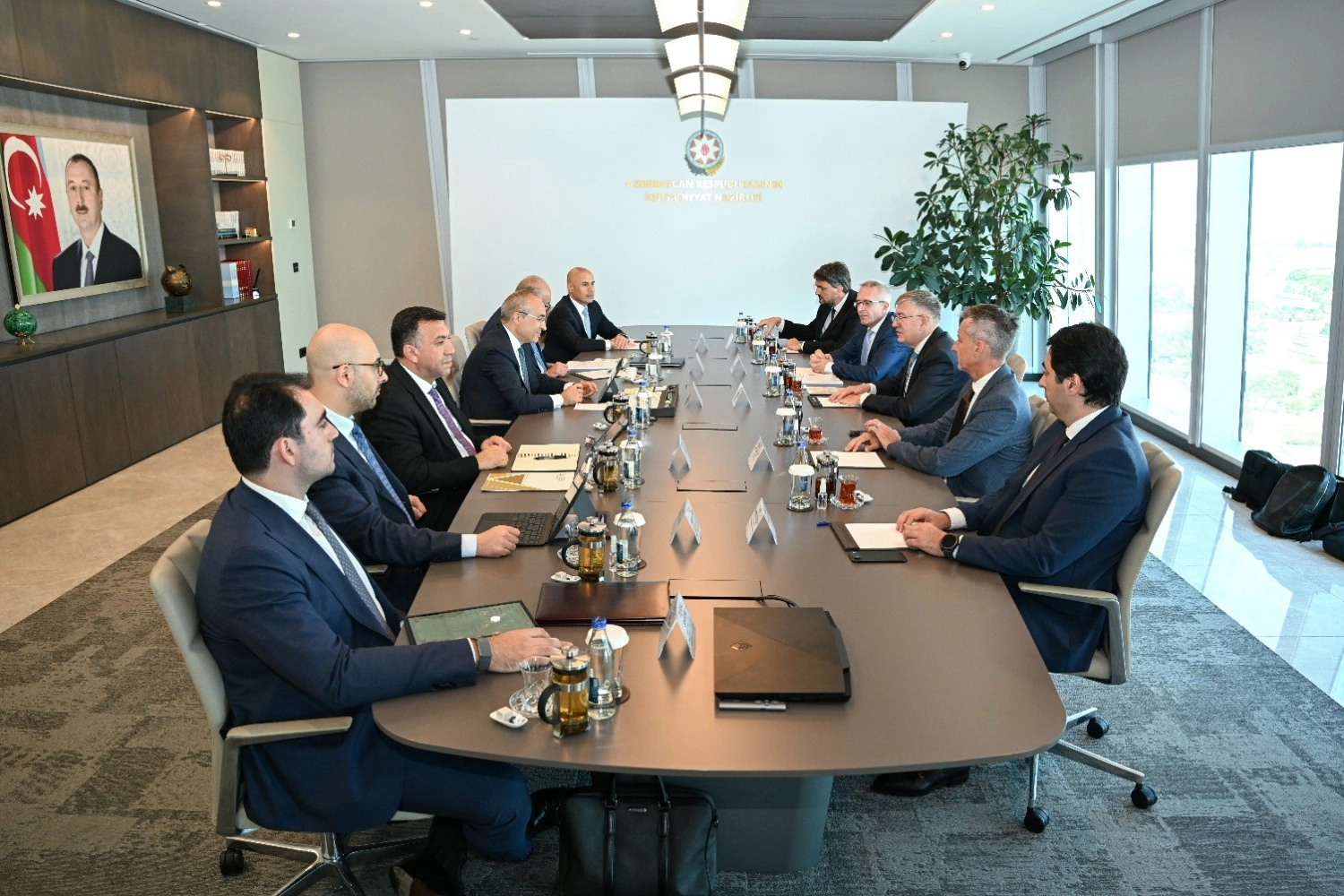 Azerbaijan, Czech Agrofert Group discuss new co-op opportunities (PHOTO)