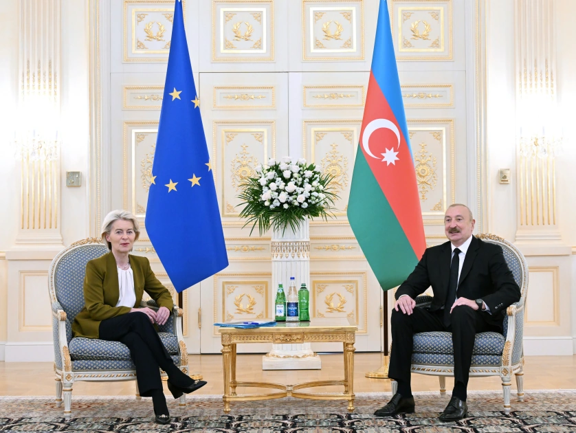 President Ilham Aliyev holds one-on-one meeting with President of European Commission (PHOTO)