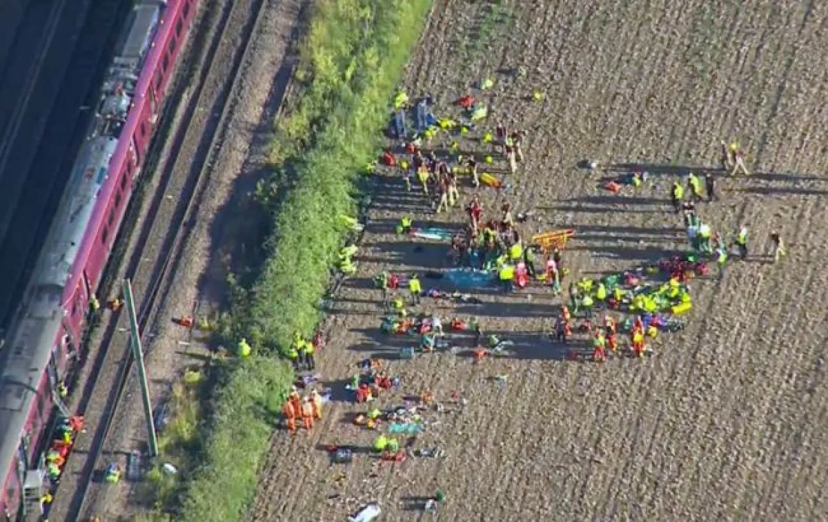 Driver killed, dozens injured in UK train collision as police declare major incident VIDEO