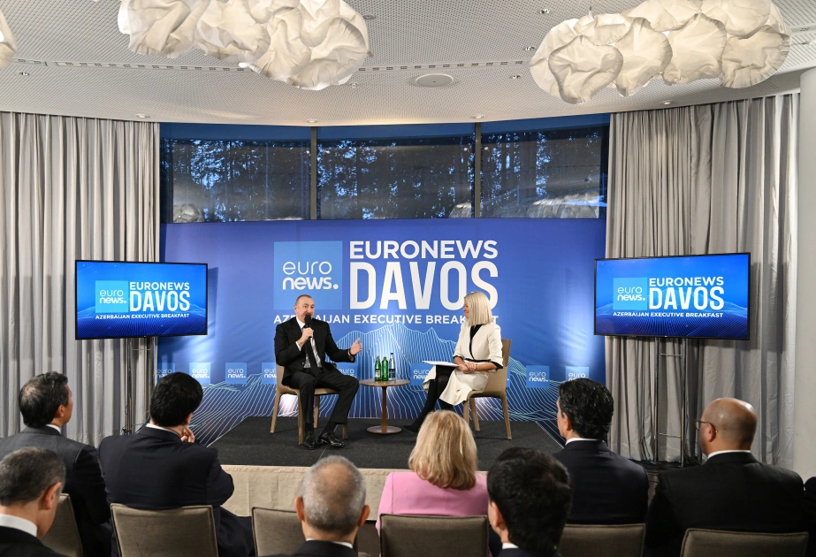 President Ilham Aliyev attends “Azerbaijan Executive Breakfast” event in Davos (PHOTO)