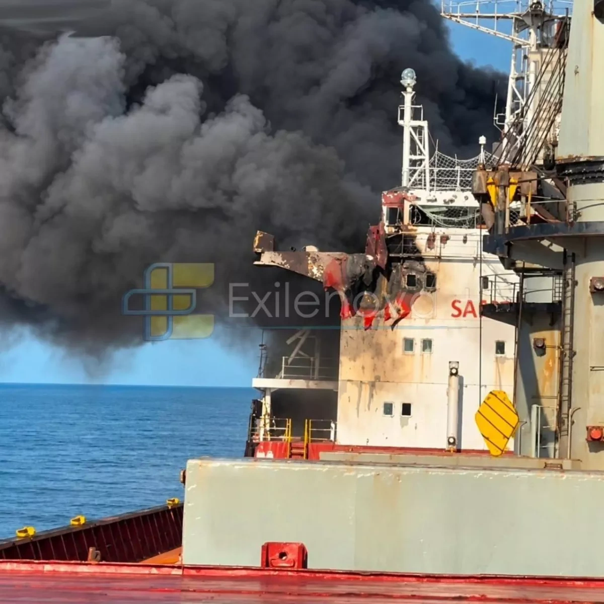 What remains of Aroyat bulk carrier after Ukrainian strike PHOTO