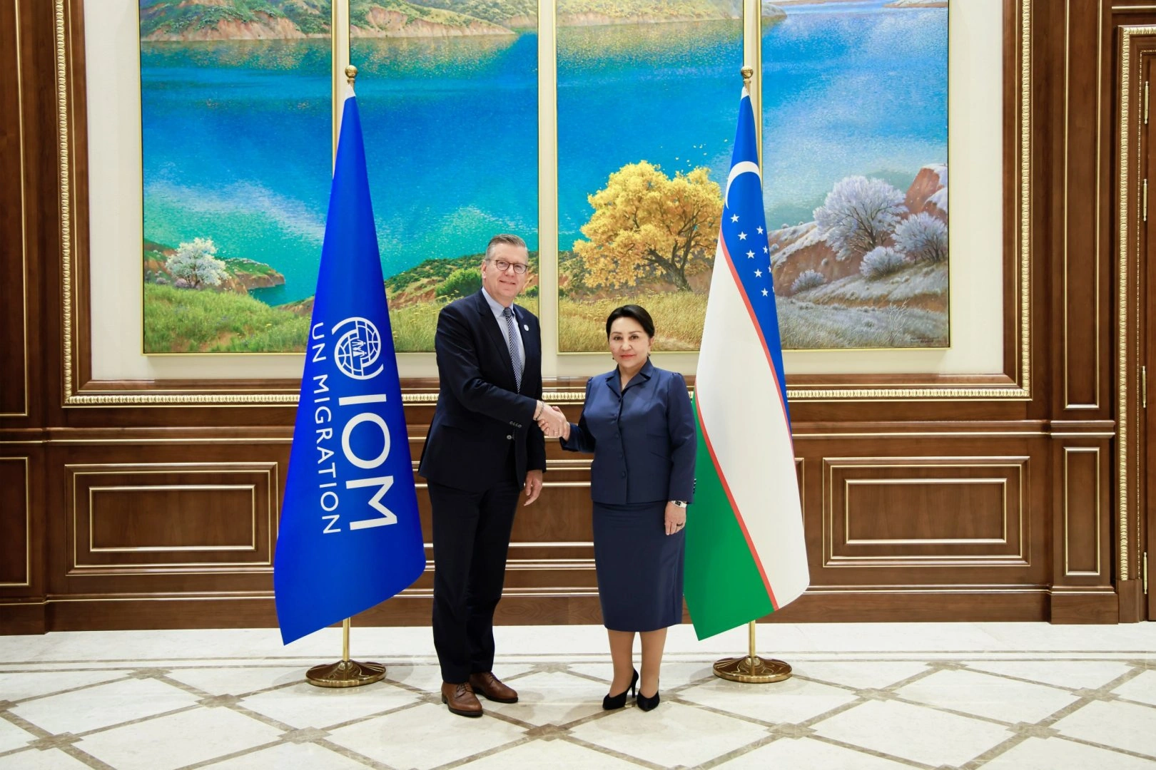 Uzbek Senate Chair holds talks with IOM Regional Director on migration