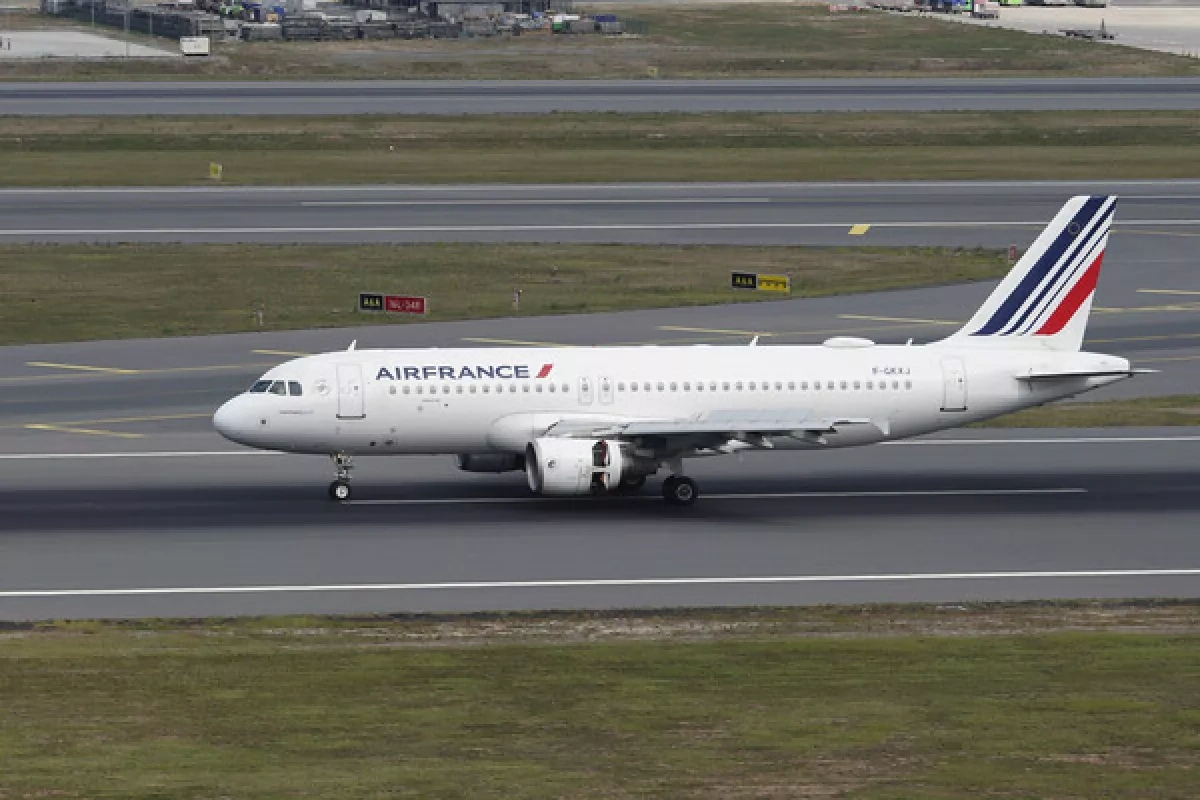 Air France extends Beirut suspension, halts Riyadh, Dubai routes