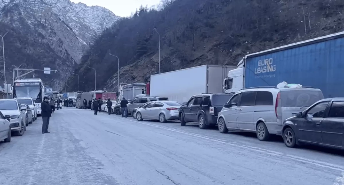 Georgia closes land border with Russia amid avalanche risk