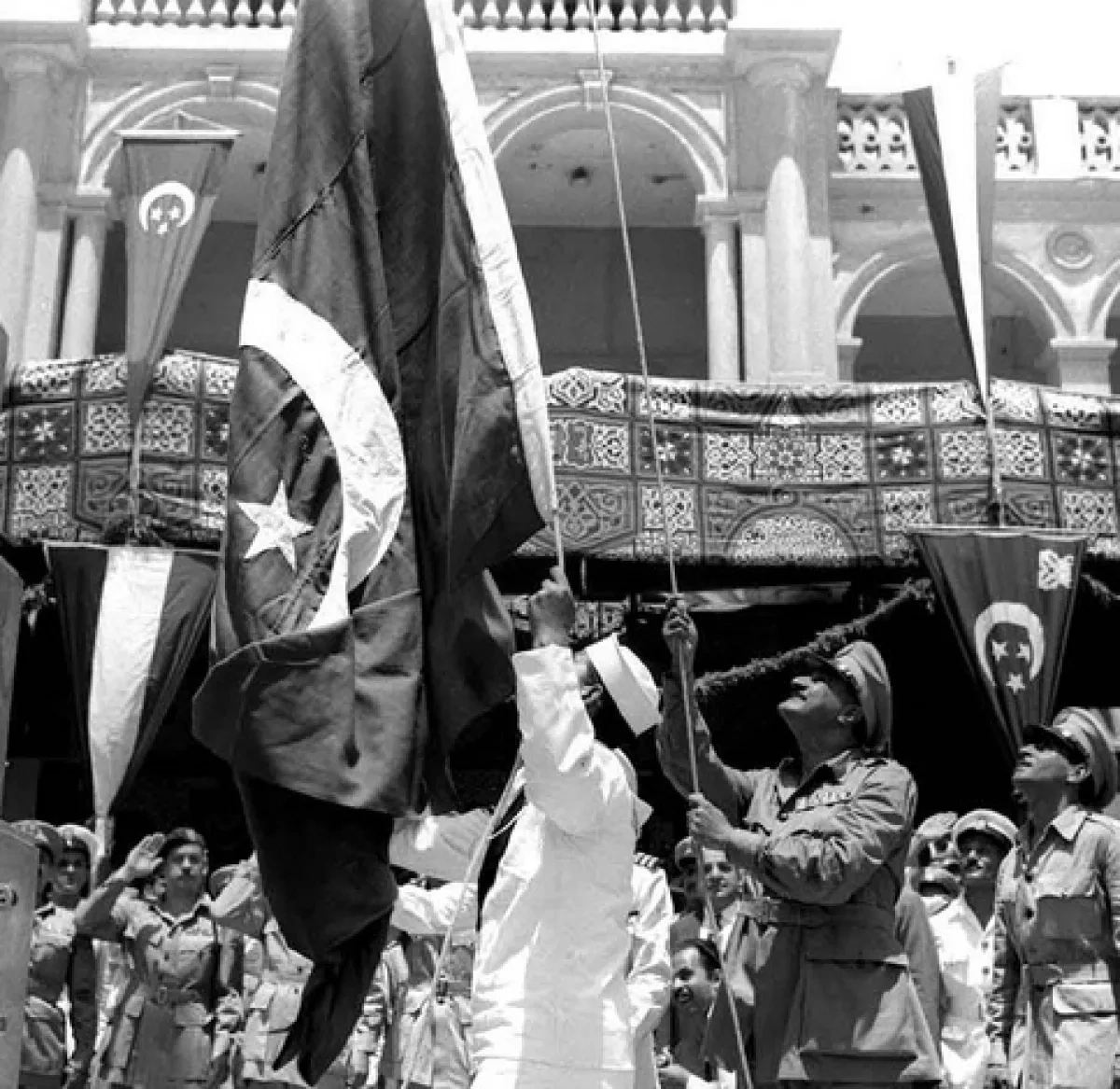 Hormuz tensions echo the Suez Crisis Is history repeating itself?