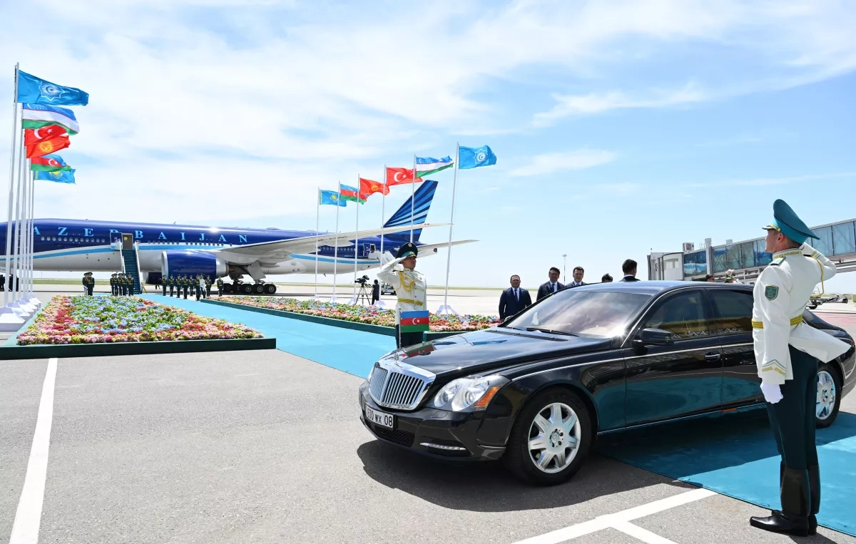 President Ilham Aliyev arrives in Kazakhstan for working visit PHOTO