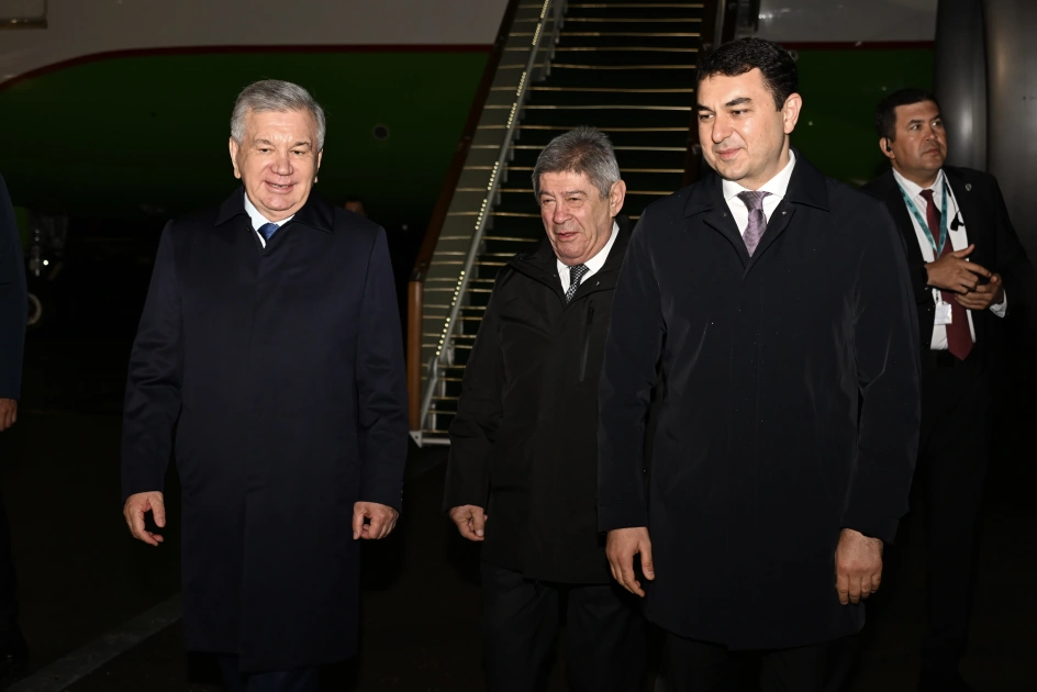 President of Uzbekistan arrives in Azerbaijan (PHOTO)