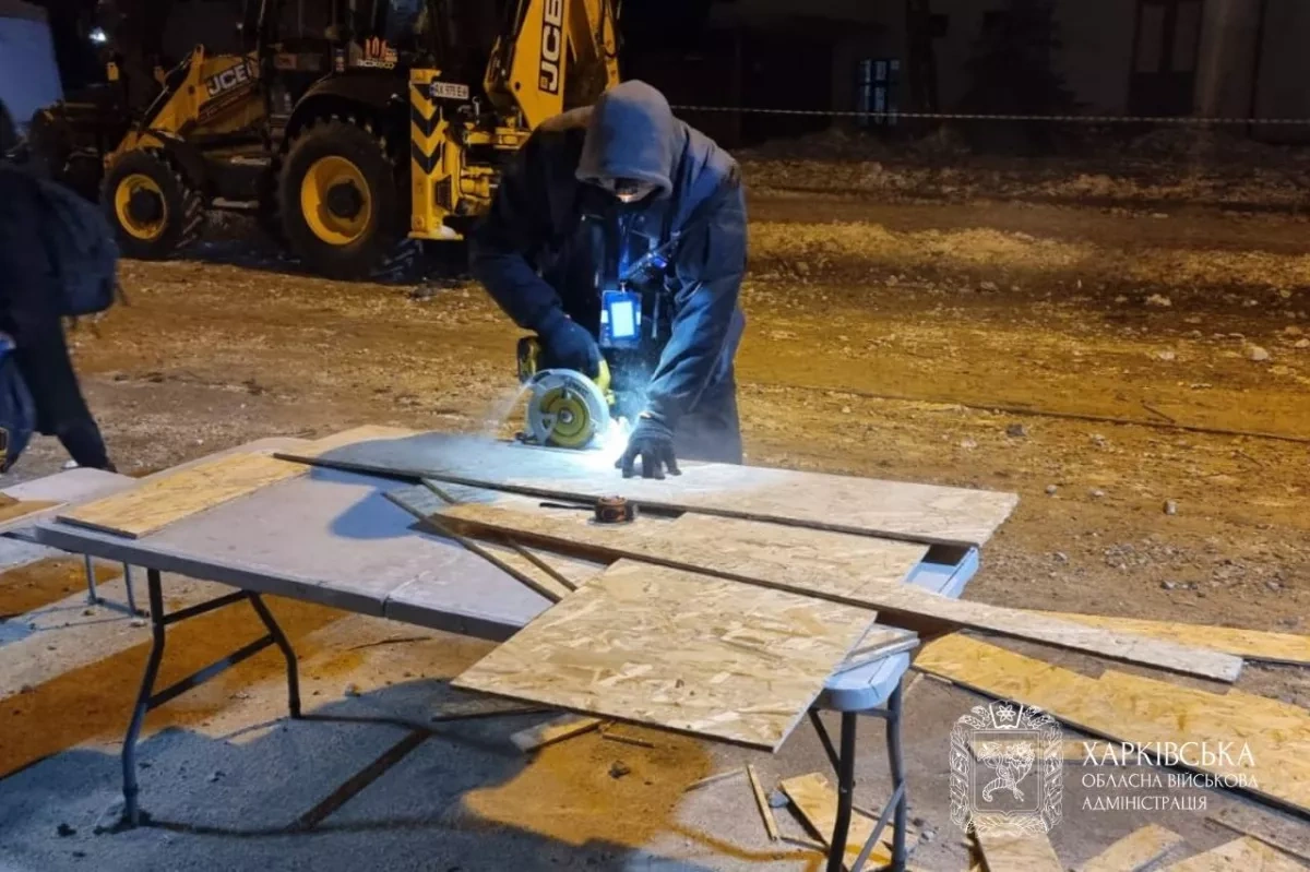 Bodies of child and woman found after missile strike in central Kharkiv photo