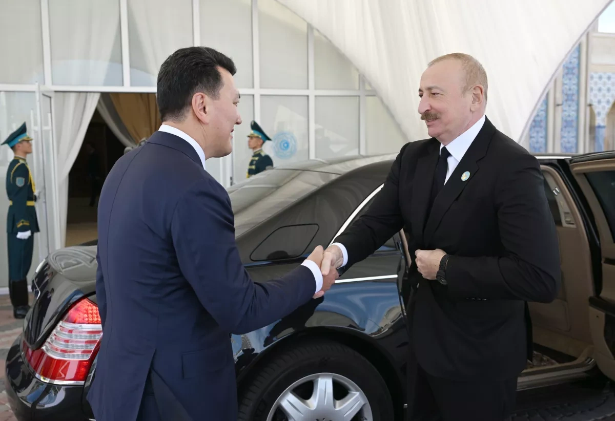 Azerbaijani president tours “Azret Sultan” museum-reserve in Turkistan PHOTO