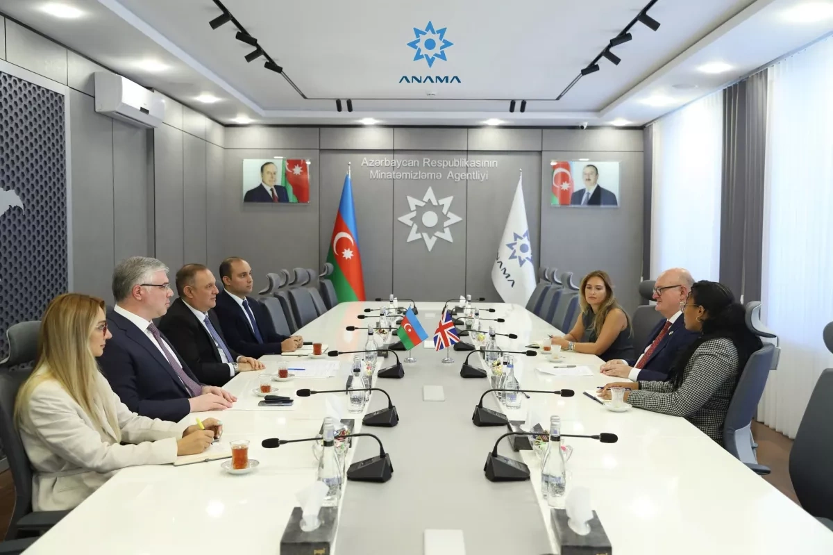 Azerbaijan, UK discuss new projects to tackle mine threat PHOTO