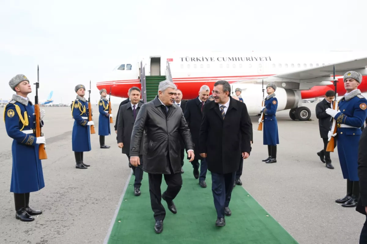 Turkish VP arrives in Azerbaijan for official visit PHOTOS
