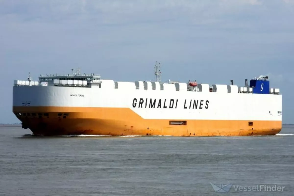 Italian vessel unable to pass Strait of Hormuz amid security concerns