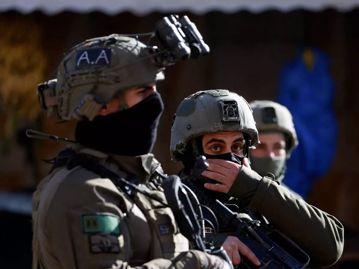 Israel mobilizes 100,000 reservists amid escalating tensions with Iran