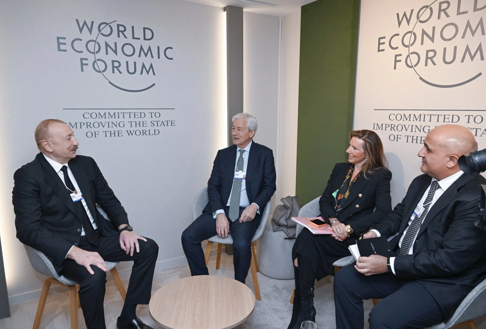 President Ilham Aliyev meets with Chairman and CEO of J.P. Morgan in Davos (PHOTO)