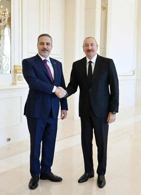 President Ilham Aliyev receives Turkish Foreign Minister (PHOTO)