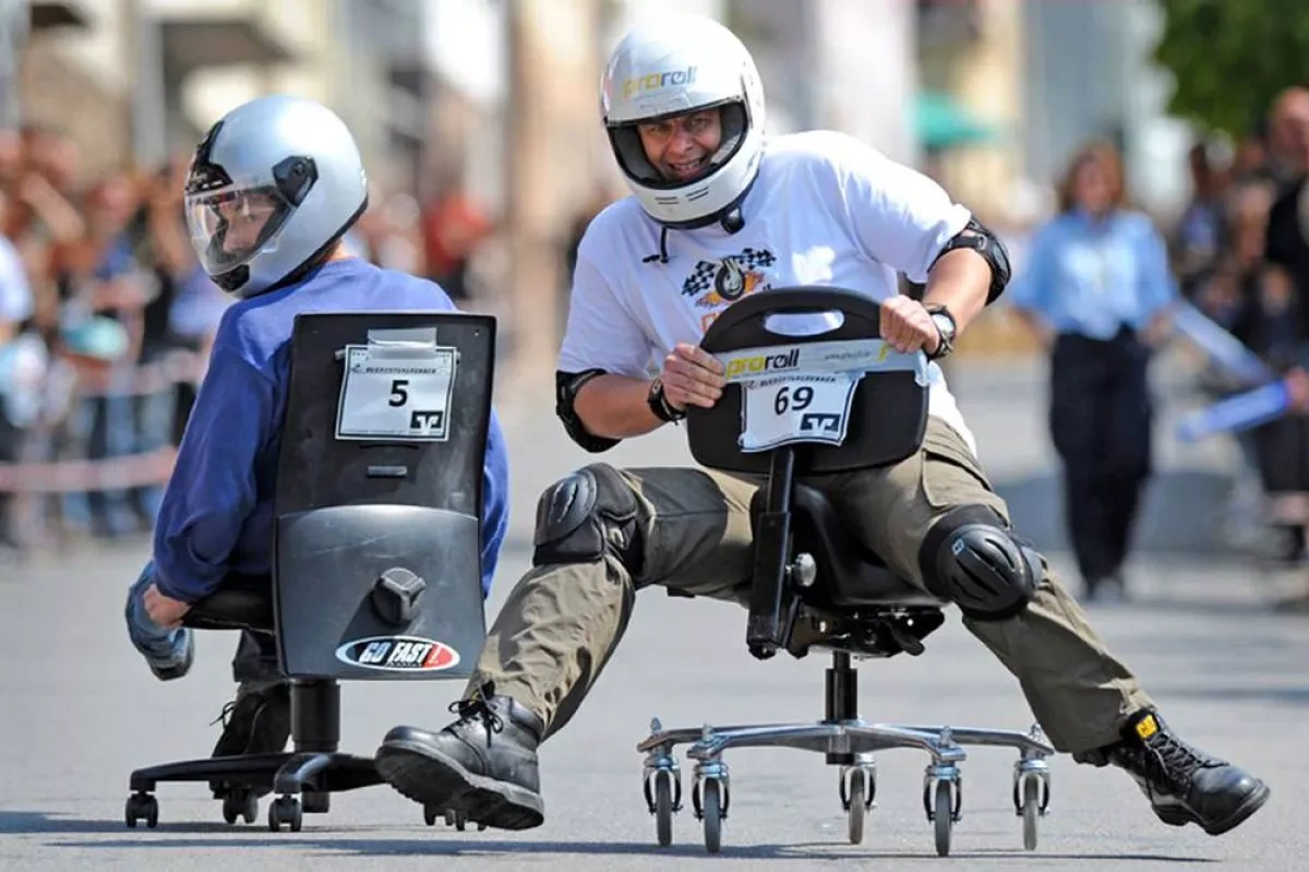 Japan hosts wheeled office chair races in Kyōtanabe