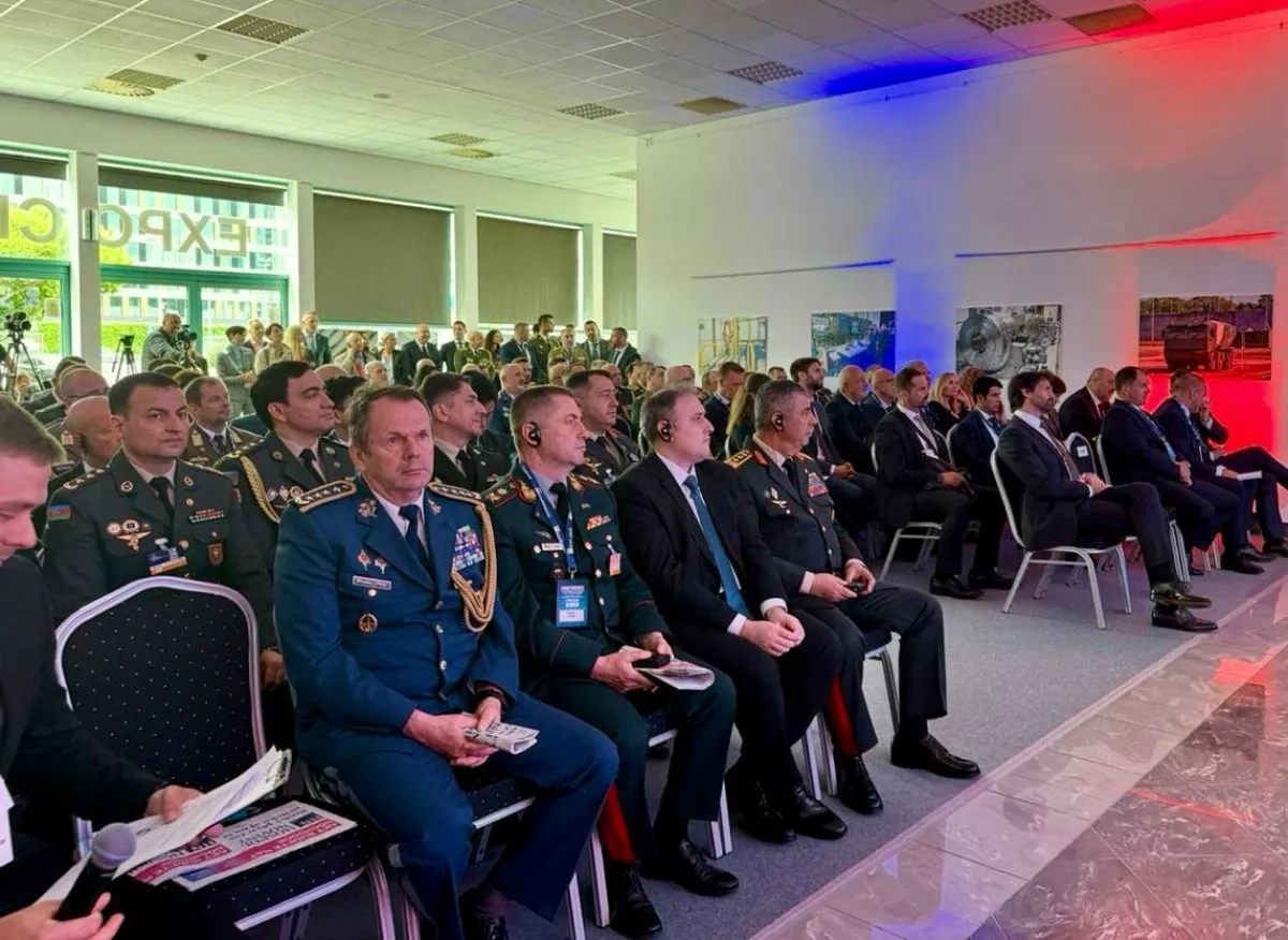 Azerbaijan, Slovakia explore defence industry cooperation at IDEB 2026 PHOTO