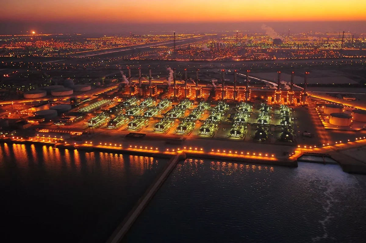 Iranian strike hits Saudi Arabia’s key Jubail industrial zone VIDEO