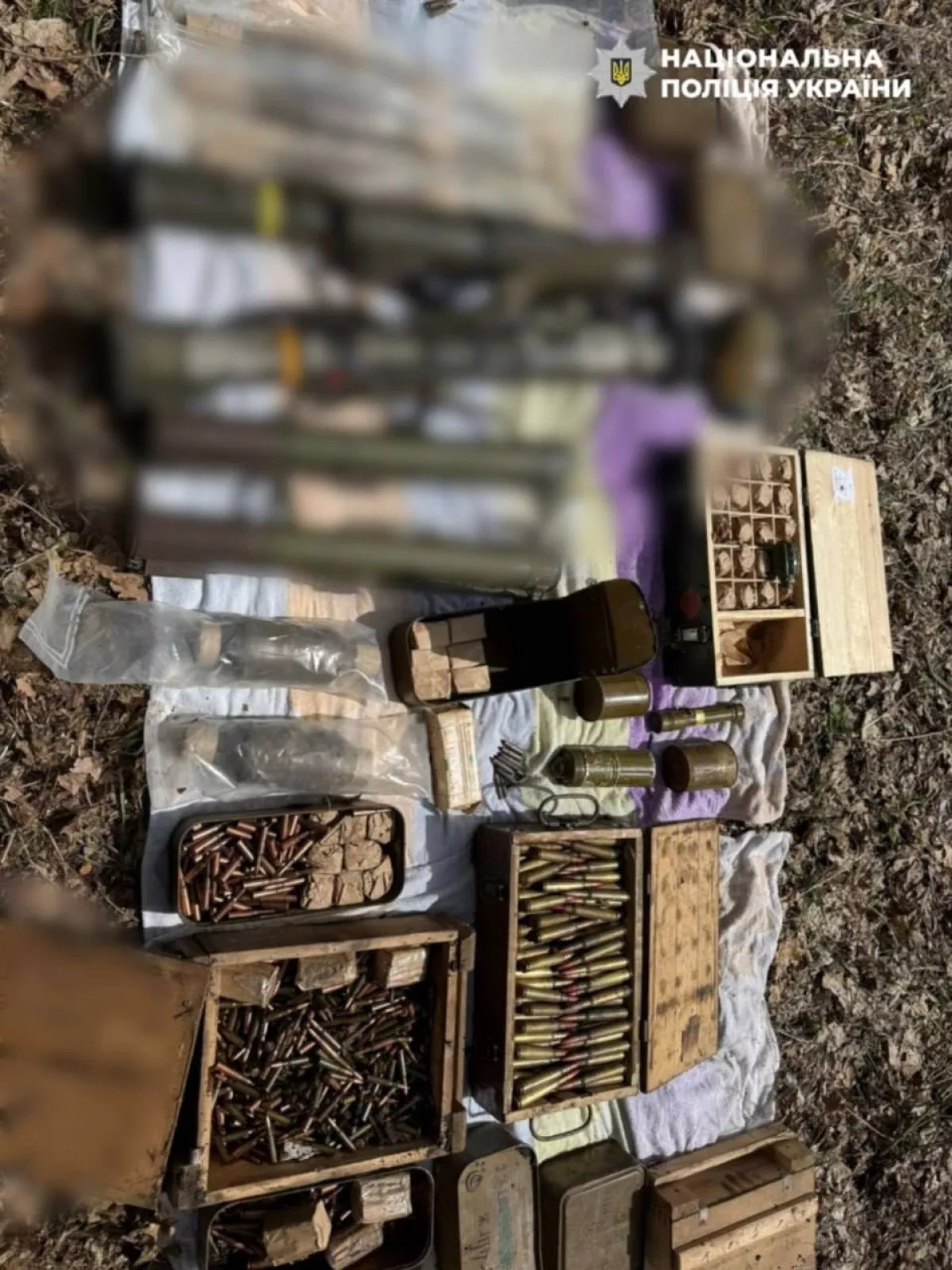 Ukraine police uncover 20 weapons caches in nationwide crackdown Photo