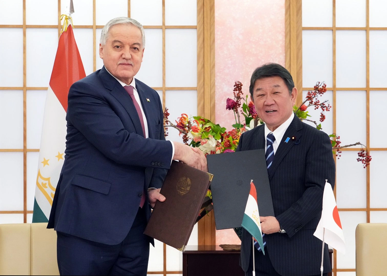 Japan expresses readiness to deepen co-op with Tajikistan