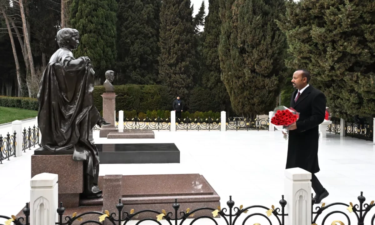Ethiopian PM pays tribute to Azerbaijan’s National Leader during official visit PHOTO