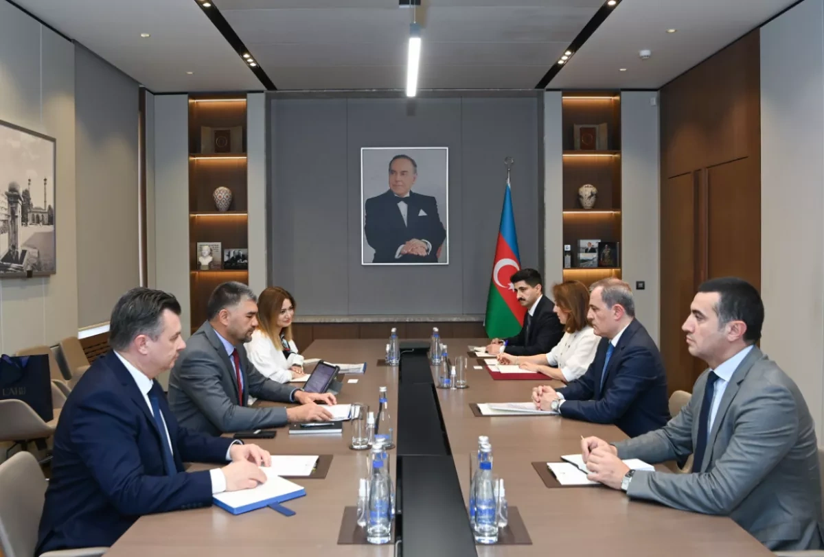 Azerbaijan, TRACECA discuss expanding regional transport links