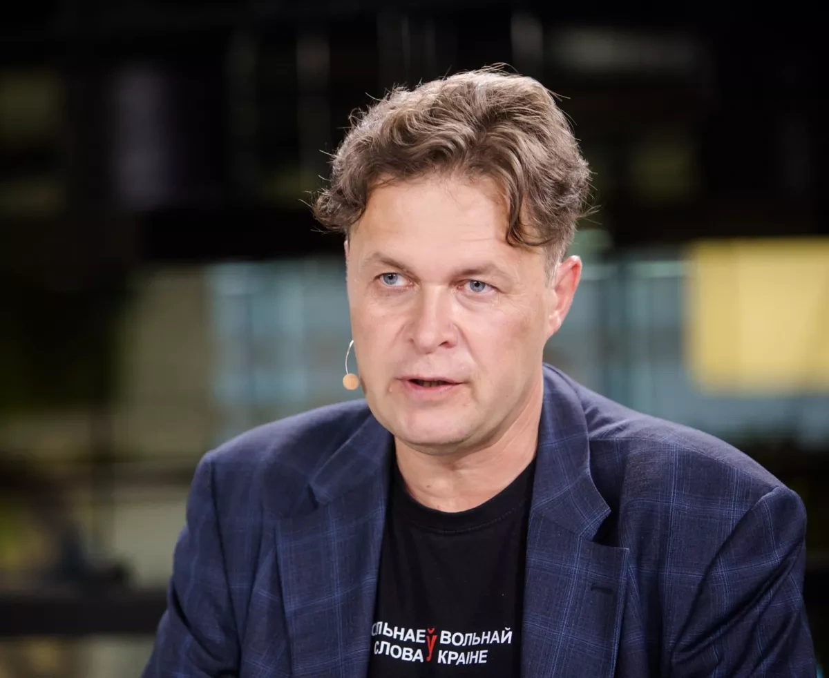 Why did Zelenskyy dismiss Ukraine’s most popular minister? Expert opinions on Caliber.Az