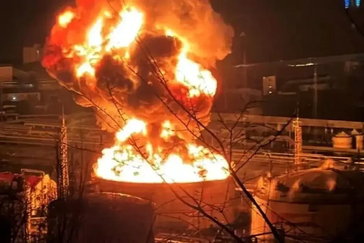 FT: Ukraine adapts strikes to hit key components of Russia's energy sector