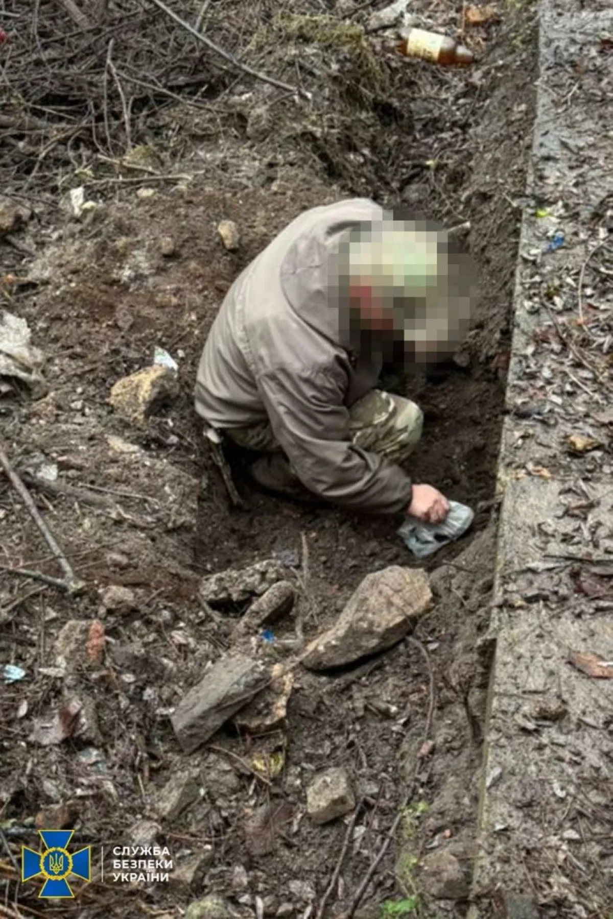 Russian spy attempt to recruit teen for terror attack foiled in Ukraine photo