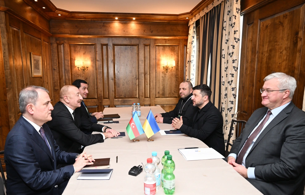 President Ilham Aliyev meets with Ukrainian President Volodymyr Zelensky in Munich (PHOTO)