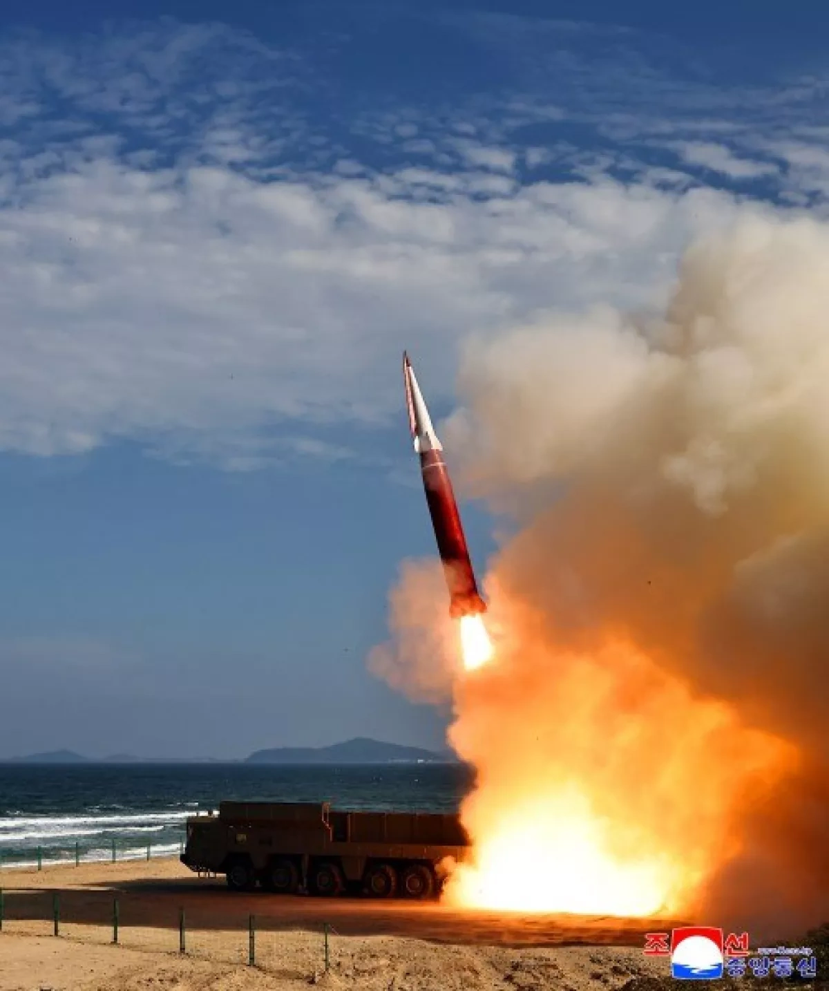 Kim Jong Un oversees test of North Korea's latest weapon system PHOTO
