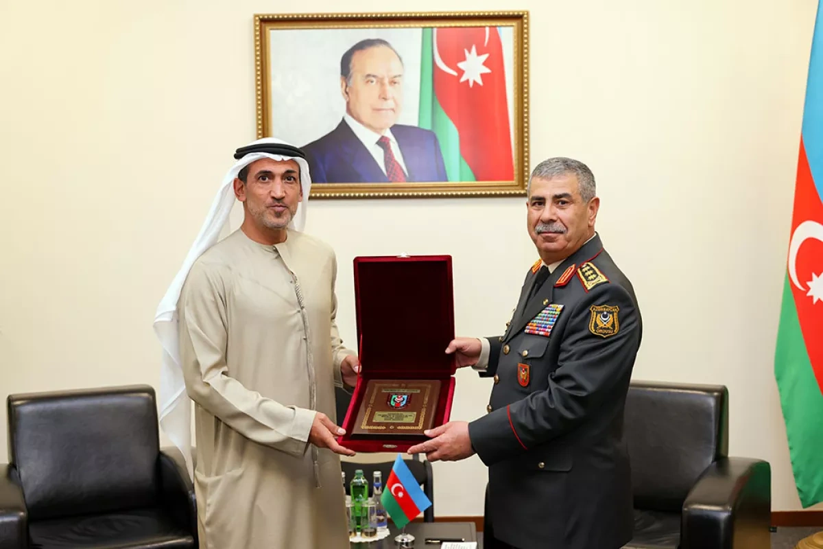 Azerbaijan, UAE discuss military cooperation at ADEX-2026 PHOTO