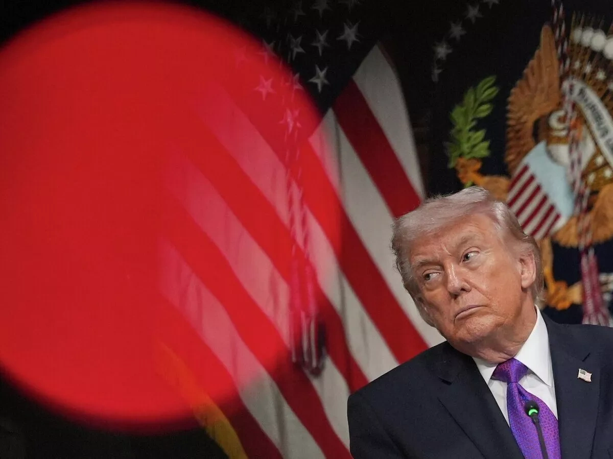 Trump says he may lift sanctions on Chinese firms buying Iranian oil