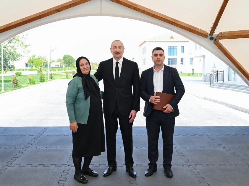 President Ilham Aliyev, First Lady Mehriban Aliyeva meet with residents of Shukurbeyli village of Jabrayil district (PHOTO)