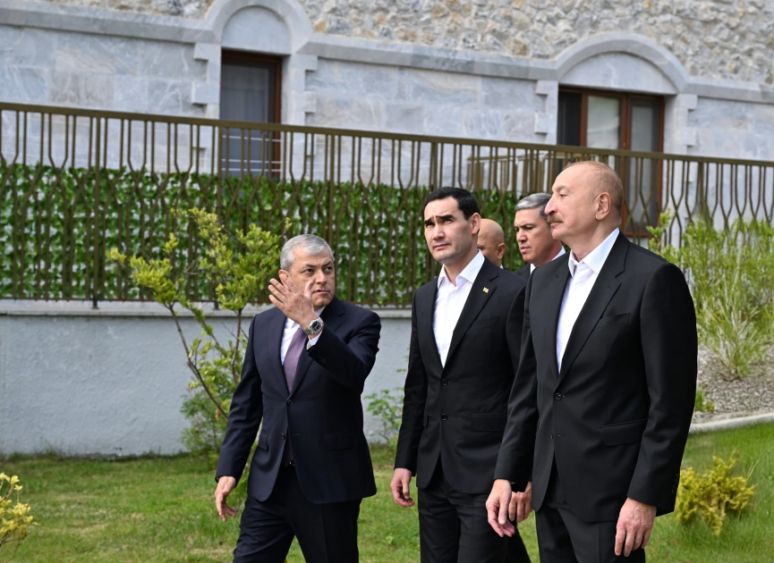 President Ilham Aliyev and President Serdar Berdimuhamedov visit first residential complex built in Shusha city (PHOTO)