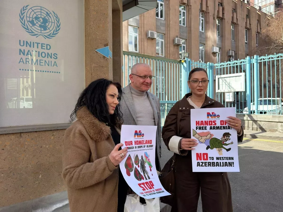 Armenian hardliners defy peace Revanchists protest at UN in Yerevan