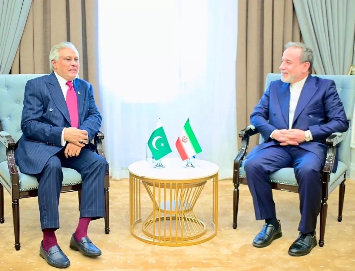 Pakistan, Iran FMs discuss regional tensions on SCO sidelines