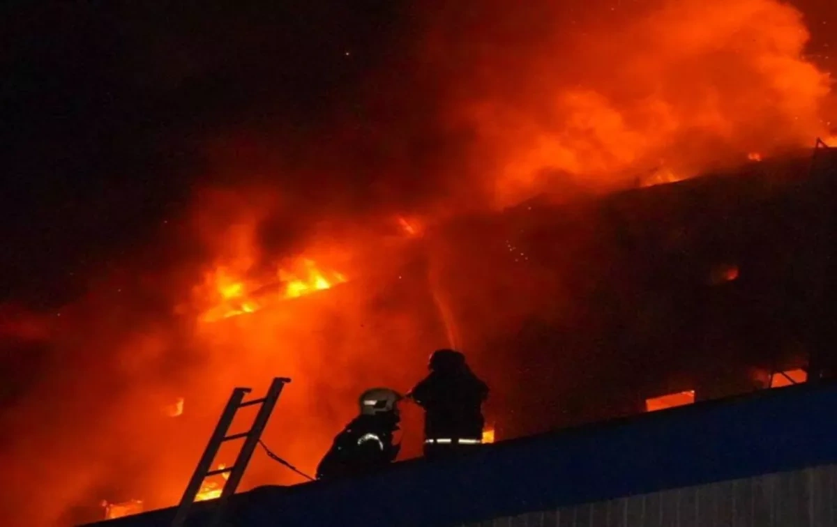 Russian attack on Dnipro sparks fire, damages infrastructure VIDEO / PHOTO