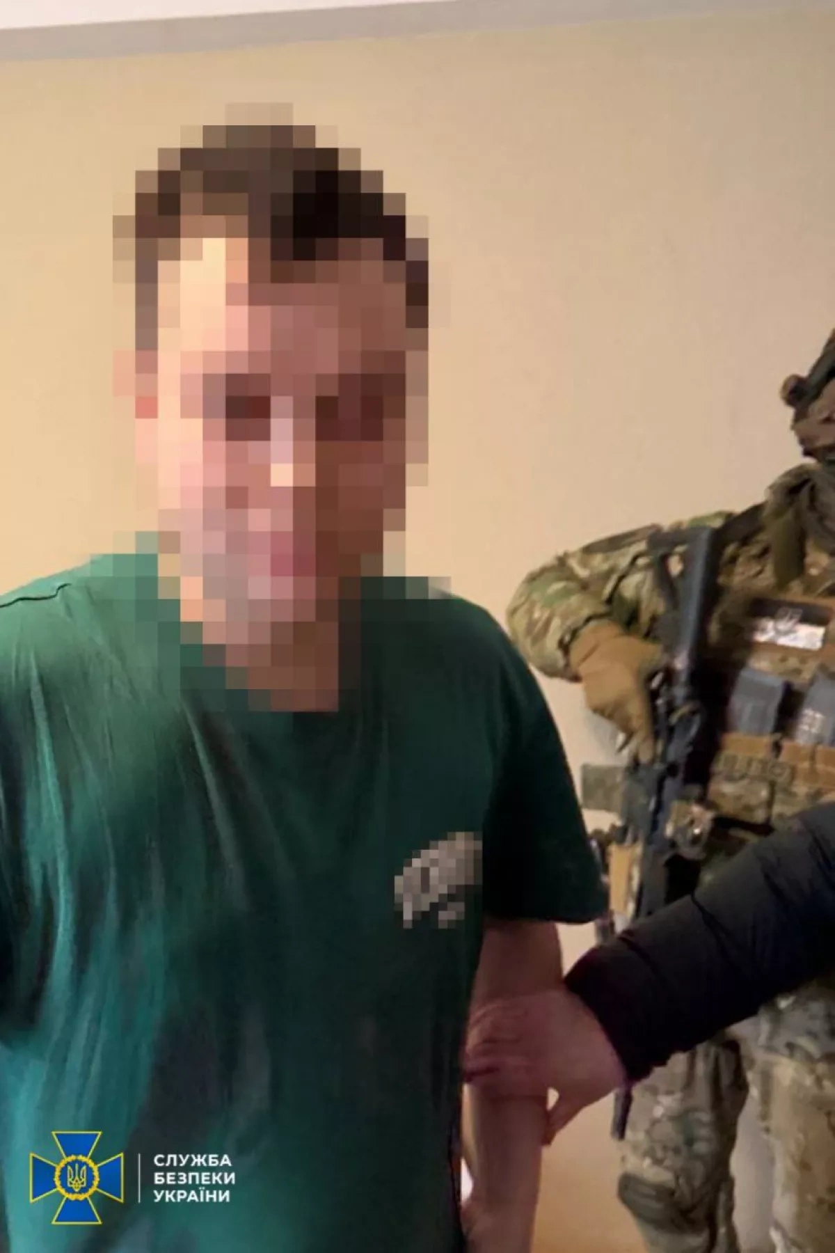 Ukraine detains two Russian agents linked to van explosion in Kyiv PHOTO