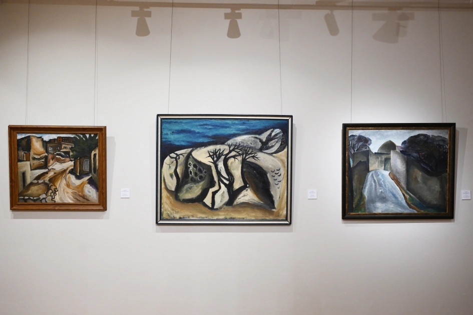 President Ilham Aliyev, First Lady Mehriban Aliyeva, and family members view retrospective exhibition titled “My Absheron: Plus”