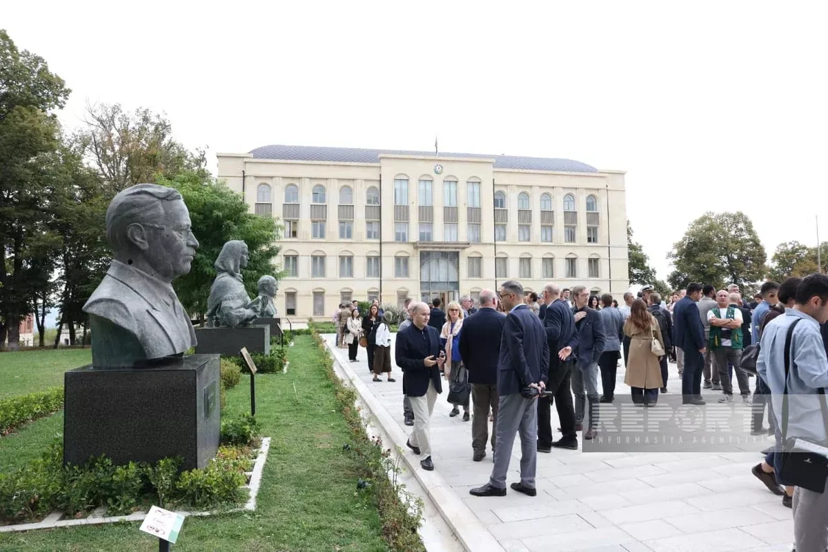 Bullet-riddled busts of Azerbaijan’s icon shown to foreign diplomats in Shusha